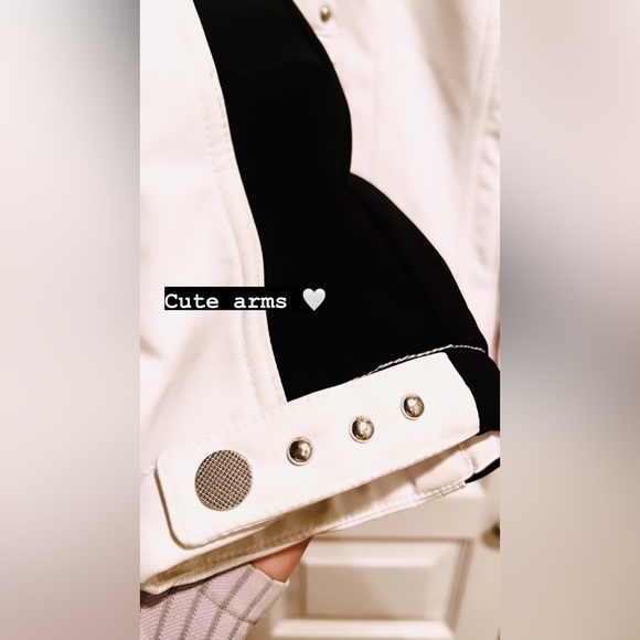 Nils Faux Fur Ski Jacket - Flattering & Waterproof + Worn just once in Aspen (8) - Picture 4 of 7